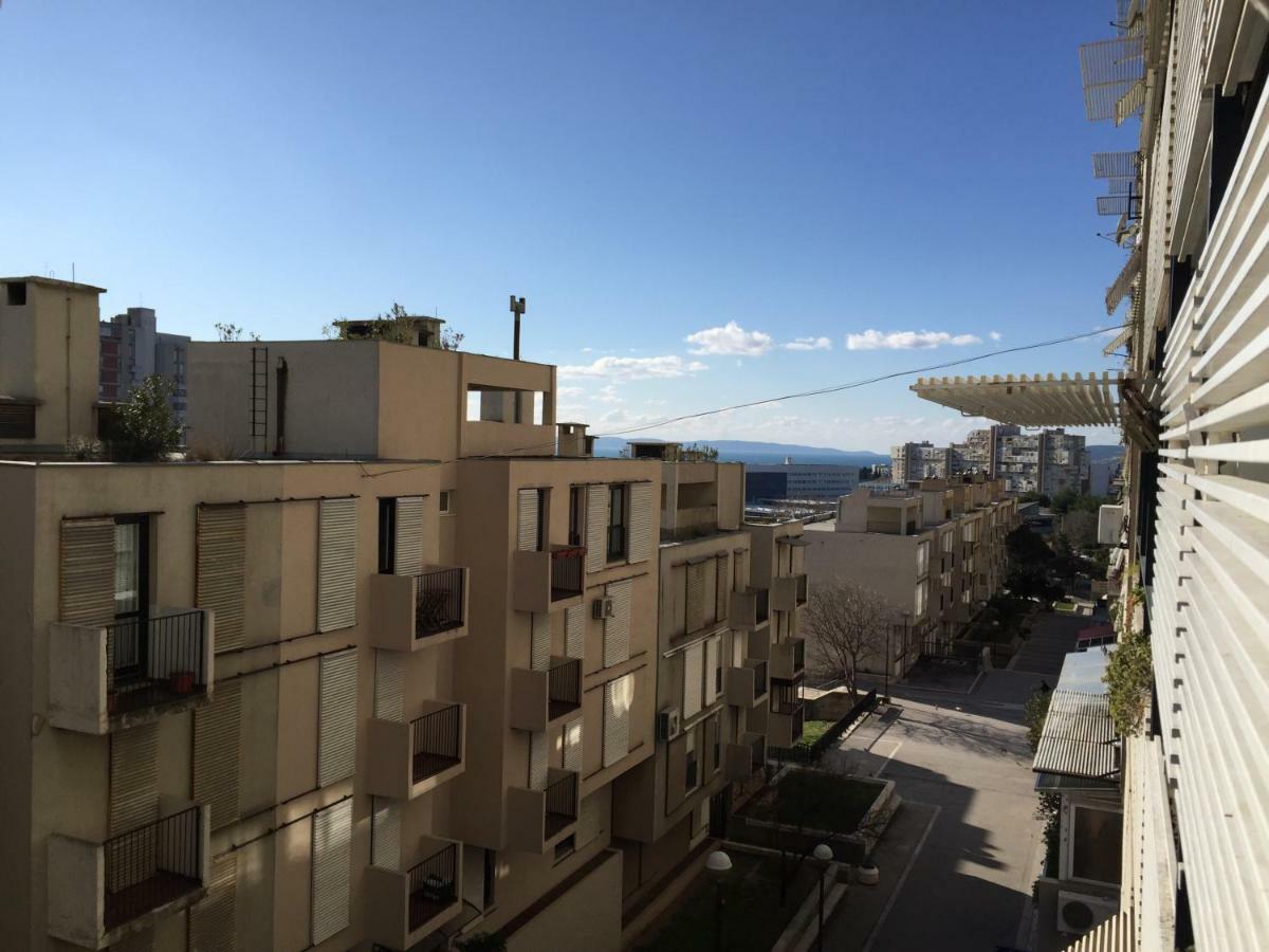 Apartment Trstenik Split Exterior photo