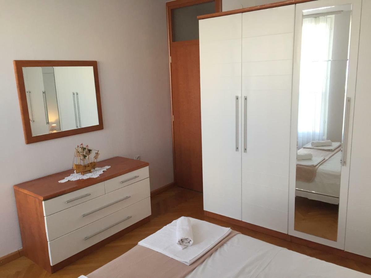 Apartment Trstenik Split Exterior photo